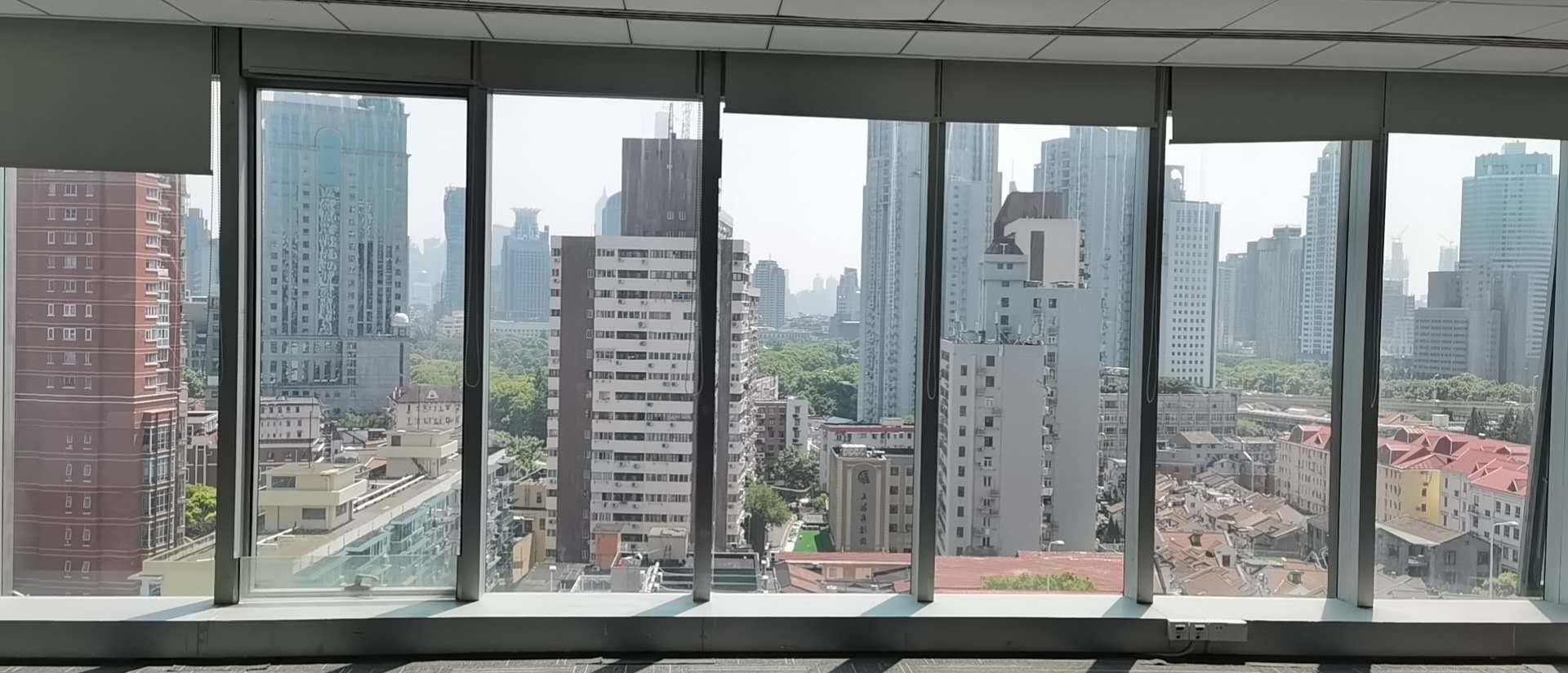 静安南京西路恒利国际大厦遗留装修落地窗300平超长免租(图4)