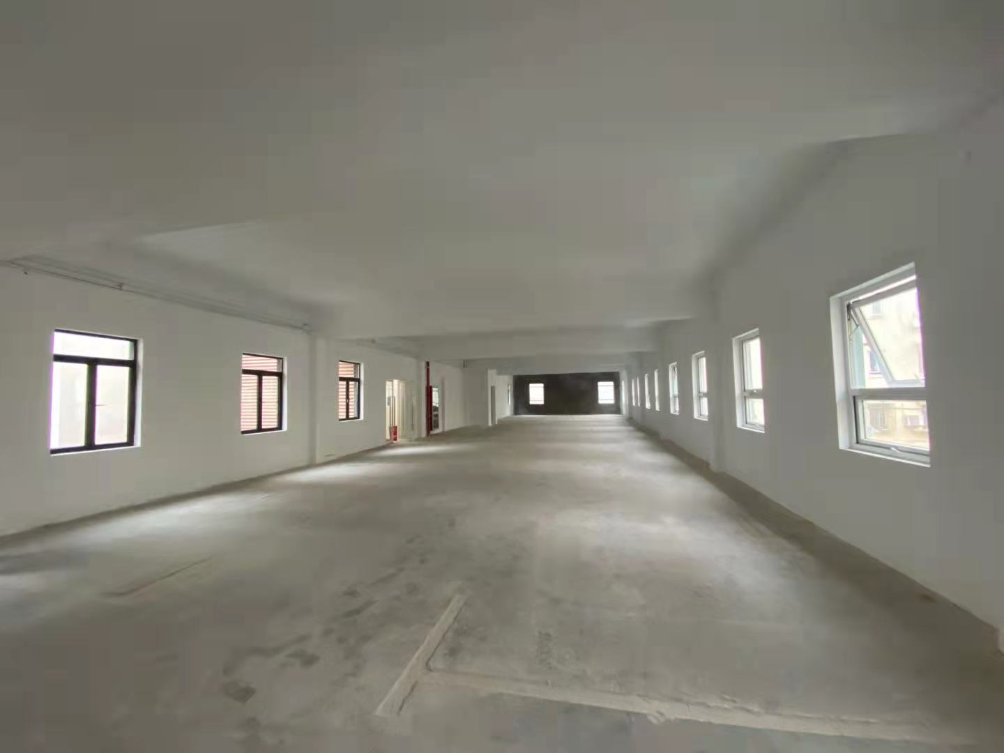 越界枫林园 大木桥路双地铁 500平双面采光 独立空调加班无忧 办公室选址(图2)