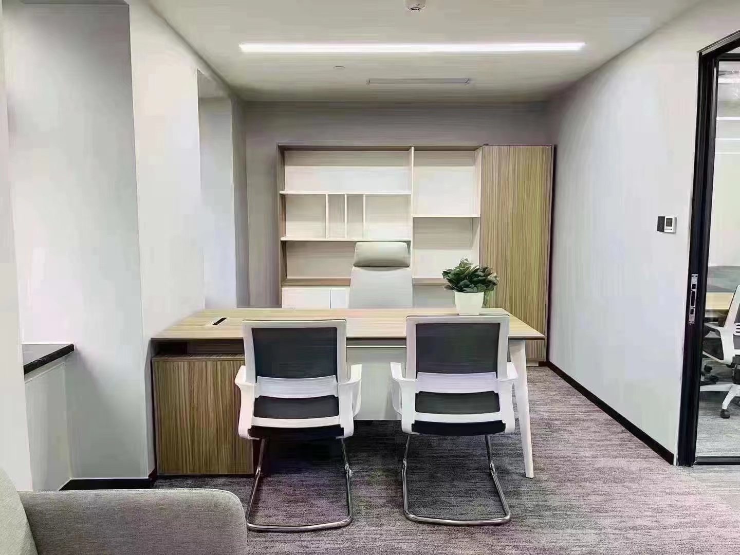 浦东南路国家开发银行大厦精装修带家具拎包入住(图1)