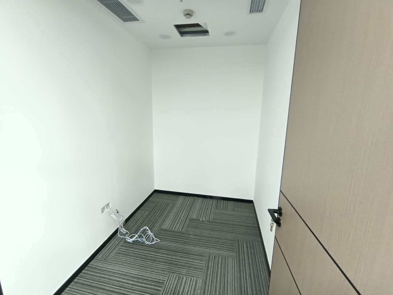 亚洲大厦150平精装修带家具拎包入住人民广场地铁站(图2)