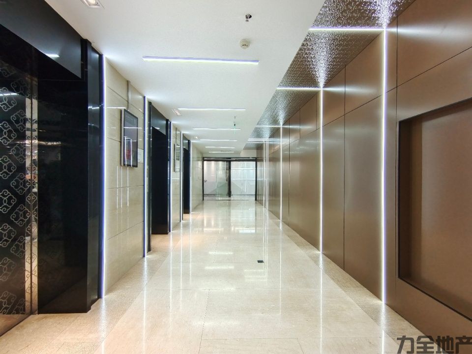 龙之梦国际大厦170平精装修办公室拎包入住(图2)